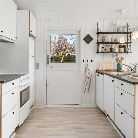 Krum - 250m From The Sea By Interhome Bøtø By