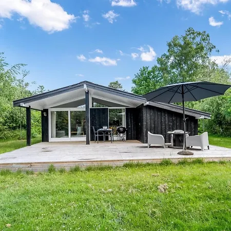 Krum - 250m From The Sea By Interhome