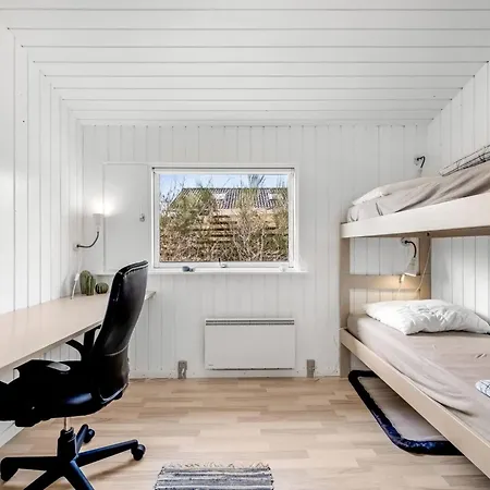 Krum - 250m From The Sea By Interhome * Bøtø By