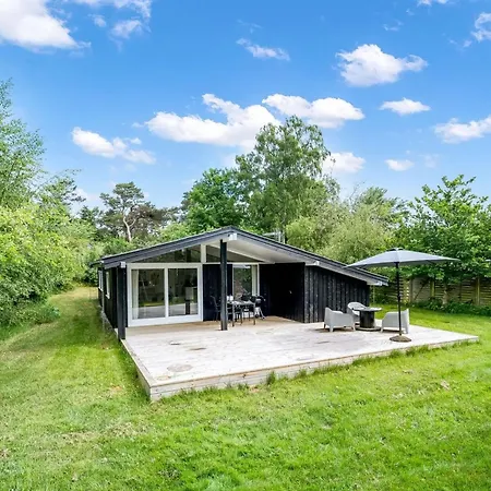 Krum - 250m From The Sea By Interhome Nyaraló